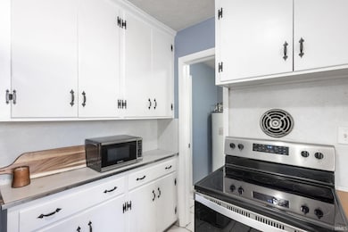 804 E Bristol St, Elkhart, IN 46514 - photo 3