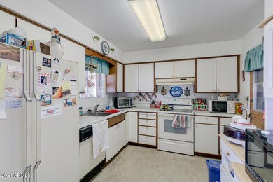Plenty of roomy counter space