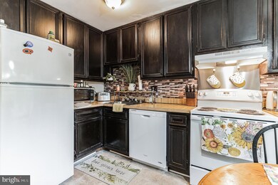 1465 Lowell Ct, Crofton, MD 21114 - photo 2