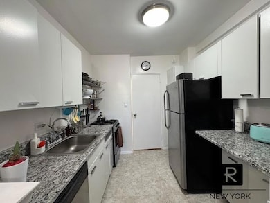 5500 Fieldston Rd unit 4EE, Bronx, NY 10471 - photo 3