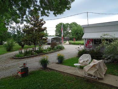 8211 Cedar Creek Rd, Louisville, KY 40291 - photo 2