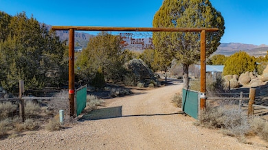 1298 S 1500 St E, New Harmony, UT 84757 - photo 3