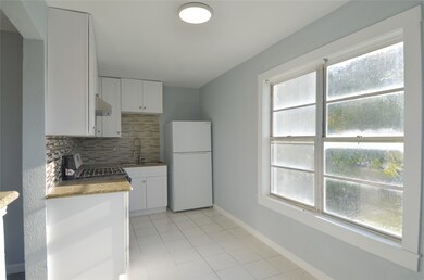 103 Cosmos St unit 3, Houston, TX 77009 - photo 2