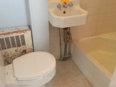 unlisted-address, Allentown, PA 18102 - photo 7