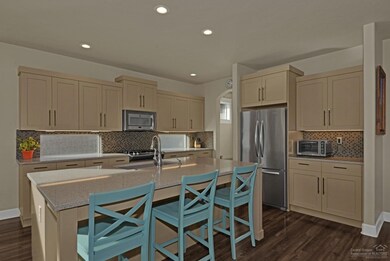 61041 Manhae Loop, Bend, OR 97702 - photo 6