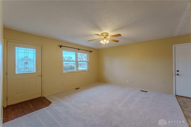 1043 Nutmeg Square S, Troy, OH 45373 - photo 6