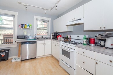 10 Steeves Cir unit 2, Somerville, MA 02144 - photo 5
