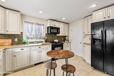 127 Carson Ave, Dalton, MA 0122601