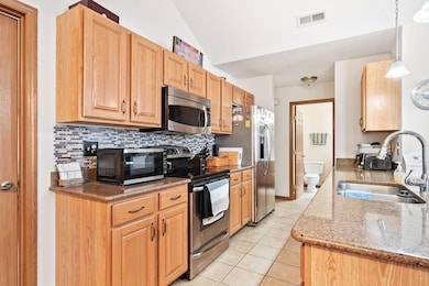 15-web-or-mls-A7408873