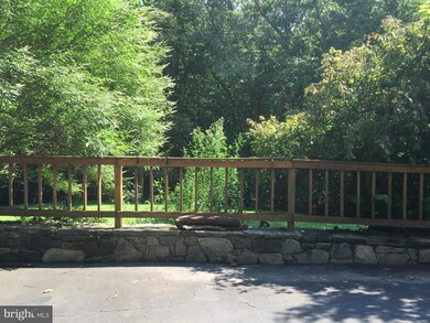 10523 Knollwood Dr, Manassas, VA 20111 - photo 5