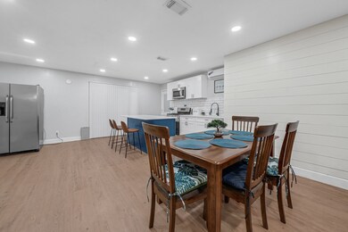 10814 Newton St, Houston, TX 77075 - photo 4