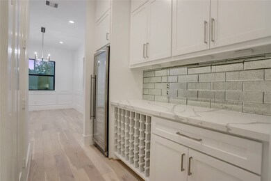 1435 Curtin St, Houston, TX 77018 - photo 4