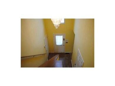 Entry/Foyer.