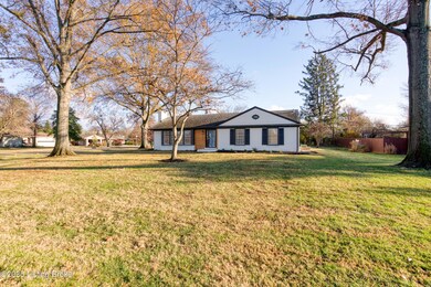 3214 Rock Creek Dr, Louisville, KY 40207 - photo 5