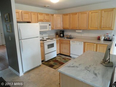 913 Genine Dr, Glen Burnie, MD 21060 - photo 4