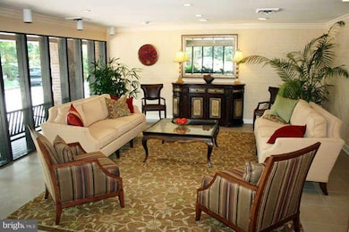 Goodlow House unit R61, Baltimore, MD 21210 - photo 3