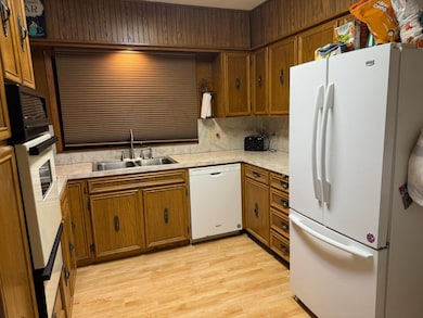 202 3rd Ave NW unit Kenmare, Kenmare, ND 58746 - photo 7