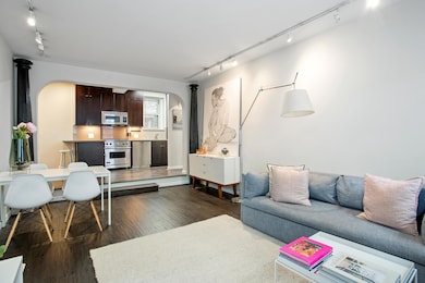 210 W 19th St unit 3A, New York, NY 10011 - photo 3