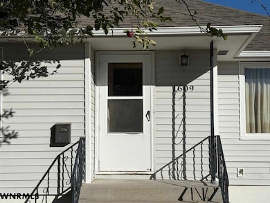 1609 Avenue I, Scottsbluff, NE 69361 - photo 4