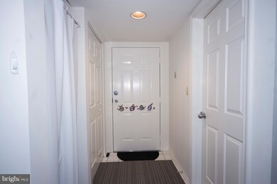 2901 Fallstaff Rd unit 504, Baltimore, MD 21209 - photo 3