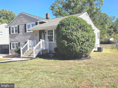 27 Goldy Dr, Gloucester City, NJ 08030 - photo 2