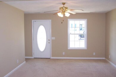 136 Stonefield Cir, Shelbyville, TN 37160 - photo 2