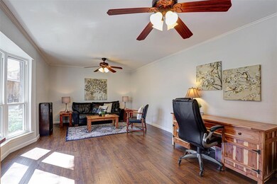 4005 Hollow Oak Dr, Euless, TX 76040 - photo 3