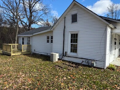 1015 E Eastwood St, Marshall, MO 65340 - photo 7