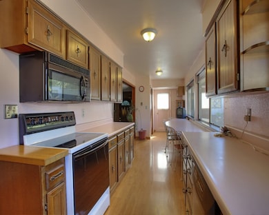 8316 Carolyn Dr, University Place, WA 98466 - photo 3