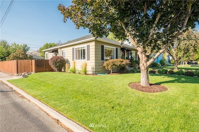 1101 Columbine St, Wenatchee, WA 98801 - photo 3