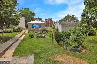 142 Washington St, Reading, PA 19607 - photo 4