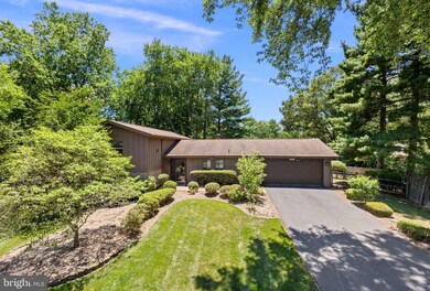 12605 Denmark Dr, Herndon, VA 20171 - photo 2