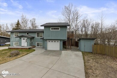 Large Driveway for Alaskan Toys
