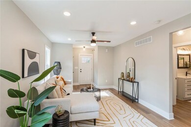 1130 Seneca Ave, Des Moines, IA 50313 - photo 7