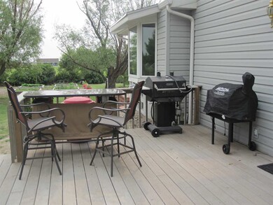 10647 W Platte Valley Rd, North Platte, NE 69101 - photo 4