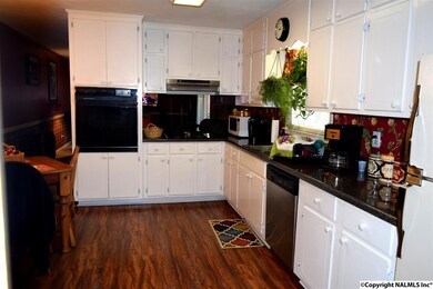 113 Sherwood Dr, Rainbow City, AL 35906 - photo 5