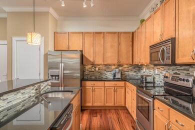 129_Walnut_St_Unit_244_02