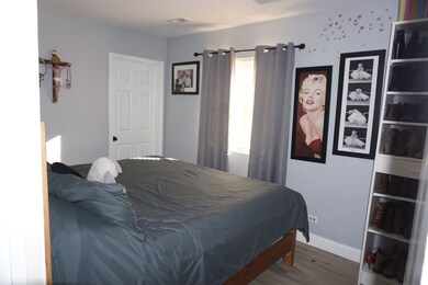 815 N Butrick St, Waukegan, IL 60085 - photo 2