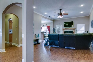 131 W Starlite Dr, Texarkana, TX 75501 - photo 4