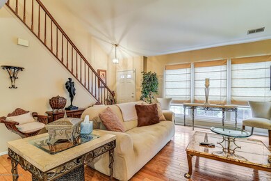 006_Living Room