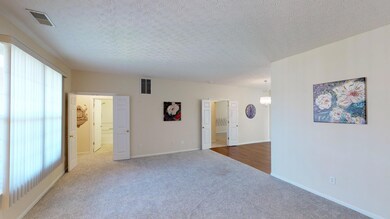 5932 Hickory Brook Way unit 5932, Columbus, OH 43213 - photo 6