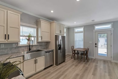 674 Mulberry Ln unit H09, Deland, FL 32724 - photo 6