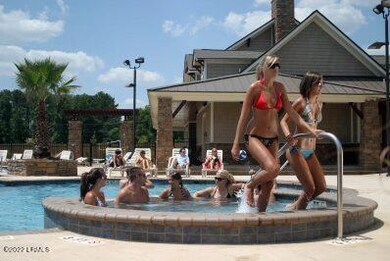 pool-3-398.89178193653x0-c-default