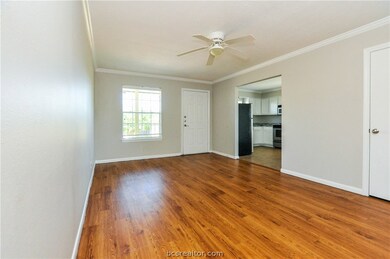 2100 Southwood Dr unit 24, College Station, TX 77840 - photo 4