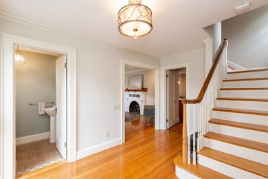 152 Crosby St, Arlington, MA 02474 - photo 4