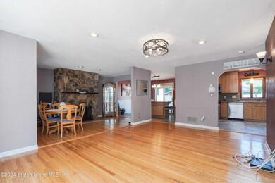 120 Montreal Ave, Staten Island, NY 10306 - photo 6