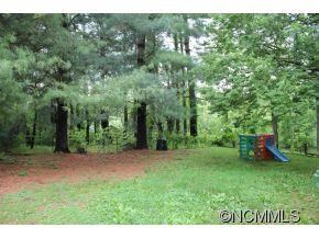 Double deep lot is fenced