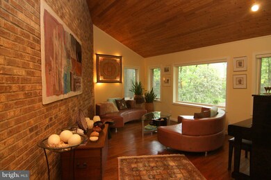 8919 Tuckerman Ln, Potomac, MD 20854 - photo 5