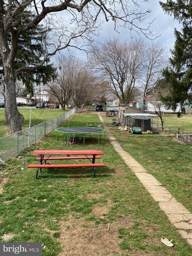 539 S 2nd St, Chambersburg, PA 17201 - photo 2