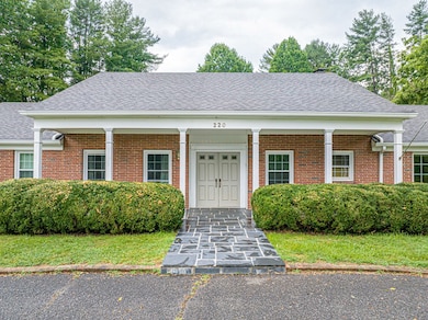 220 Mcguire Ln, Cedar Bluff, VA 24609 - photo 4